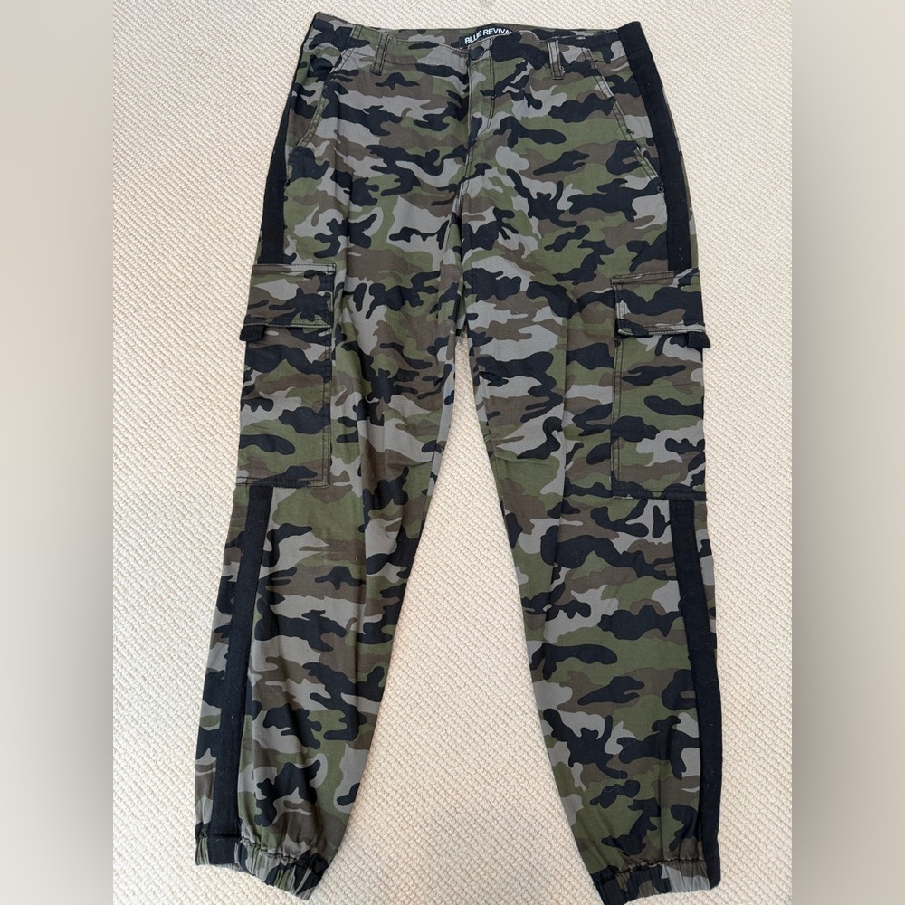 Blue Revival camo cargo jogger size 28